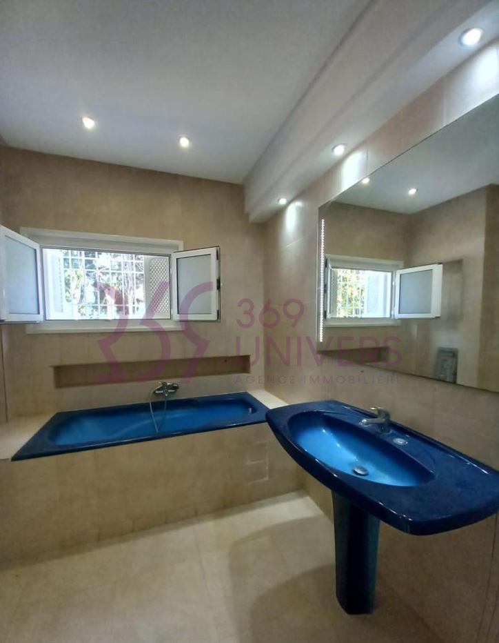 La Marsa Gammart Location Maisons Villa avec piscine  gammarth ref rh038