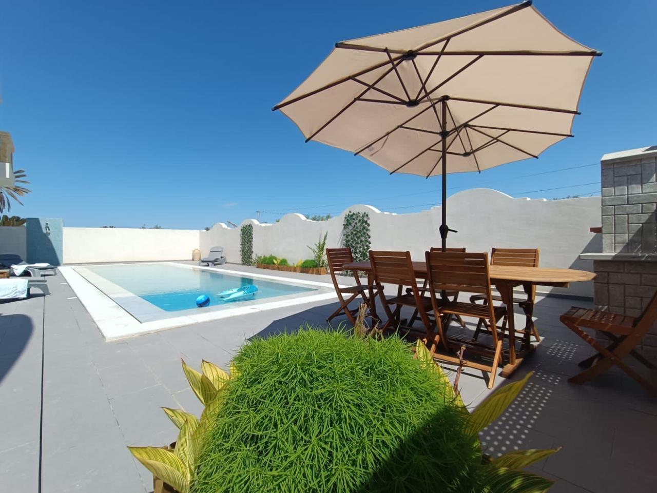 Djerba - Midoun Khazroun Location vacances Maisons Villa authentique avec piscine
