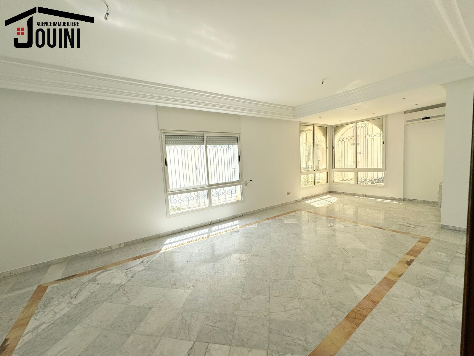 Ariana Ville Centre Commercial Ikram Vente Appart. 3 pices Appartement s3 a cite ennasr