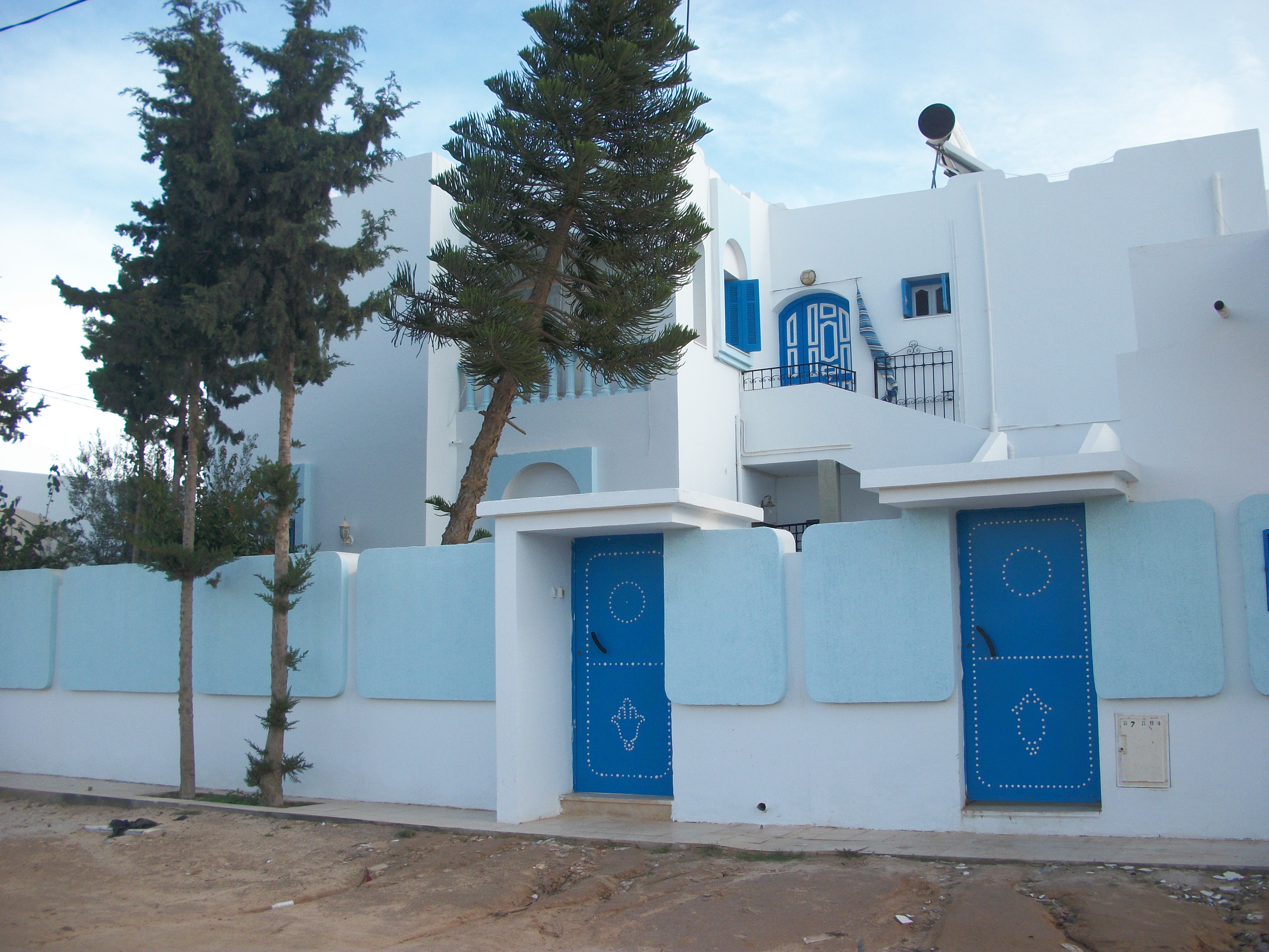 Djerba - Houmet Essouk Djerba  Location Appart. 4 pices Etage de villa ht souk