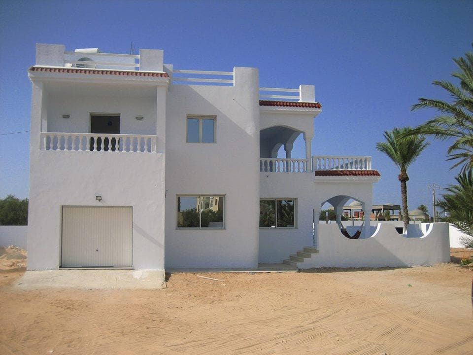 Djerba - Midoun Zone Hoteliere Location vacances Maisons Grande villa face la plage