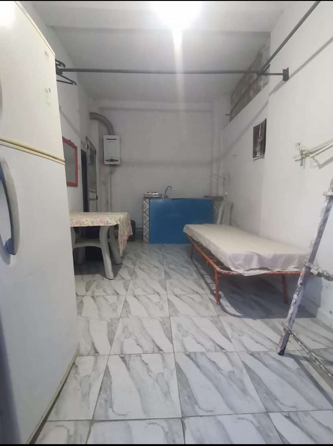 Hammam Chatt Bir El Bey Location Appart. 1 pice Studio semi meubl entre indpendante