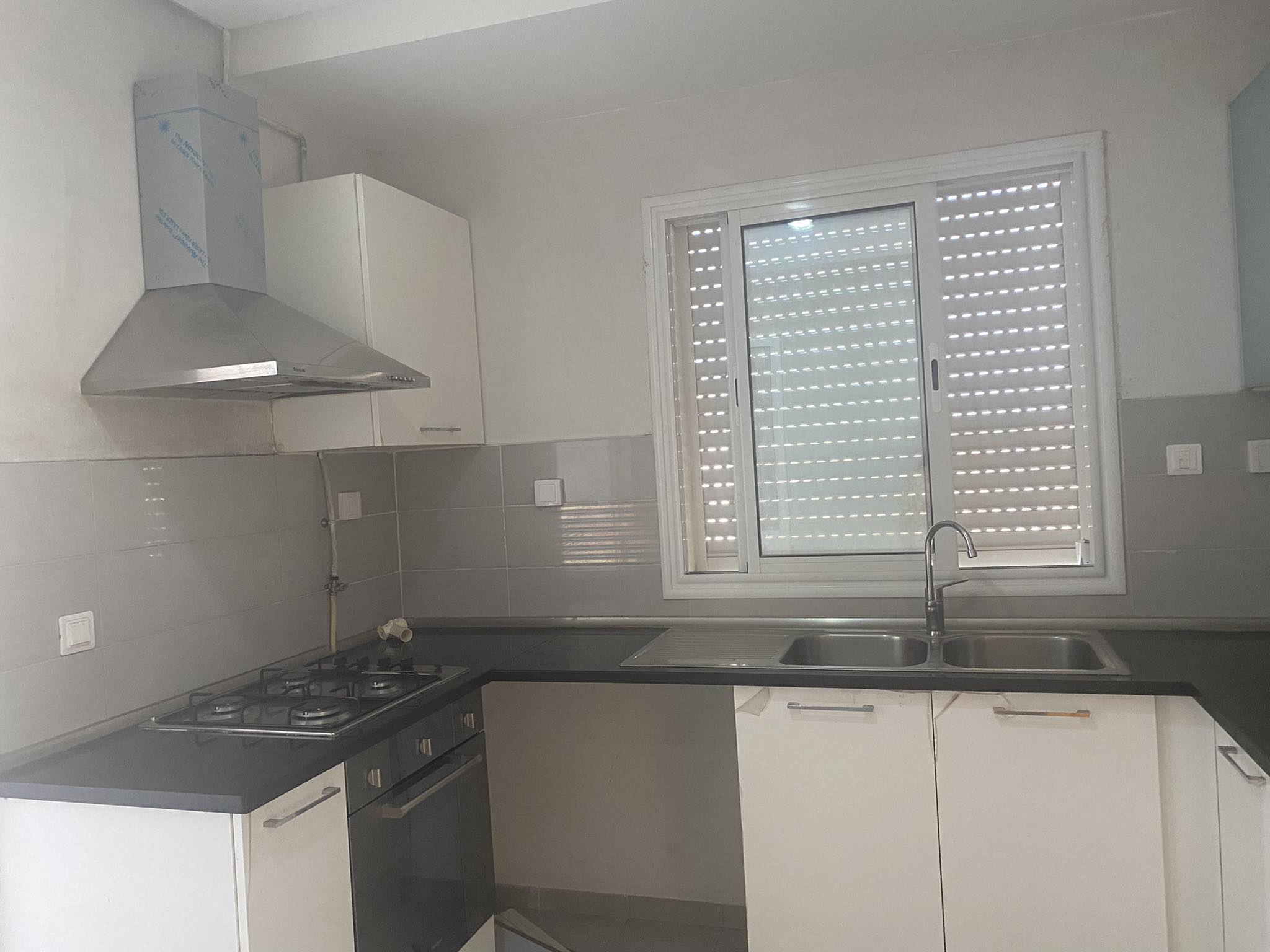 Raoued Cite El Ghazala 1 Location Appart. 3 pices Appartement s2