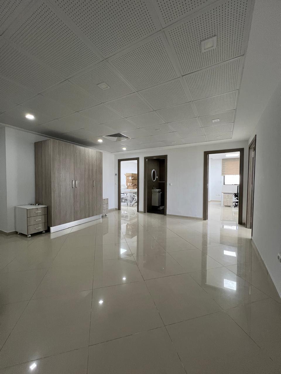 Cite El Khadra Zone urbaine nord Location Appart. 4 pices Bureau h4 moderne au centre urbain nord