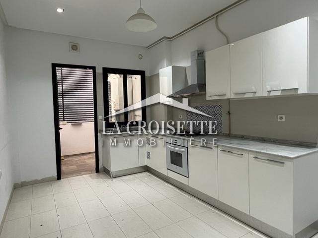 La Marsa Cite Du Stade Location Appart. 5 pices+ Appartement s4 avec jardin  la marsa zal1758