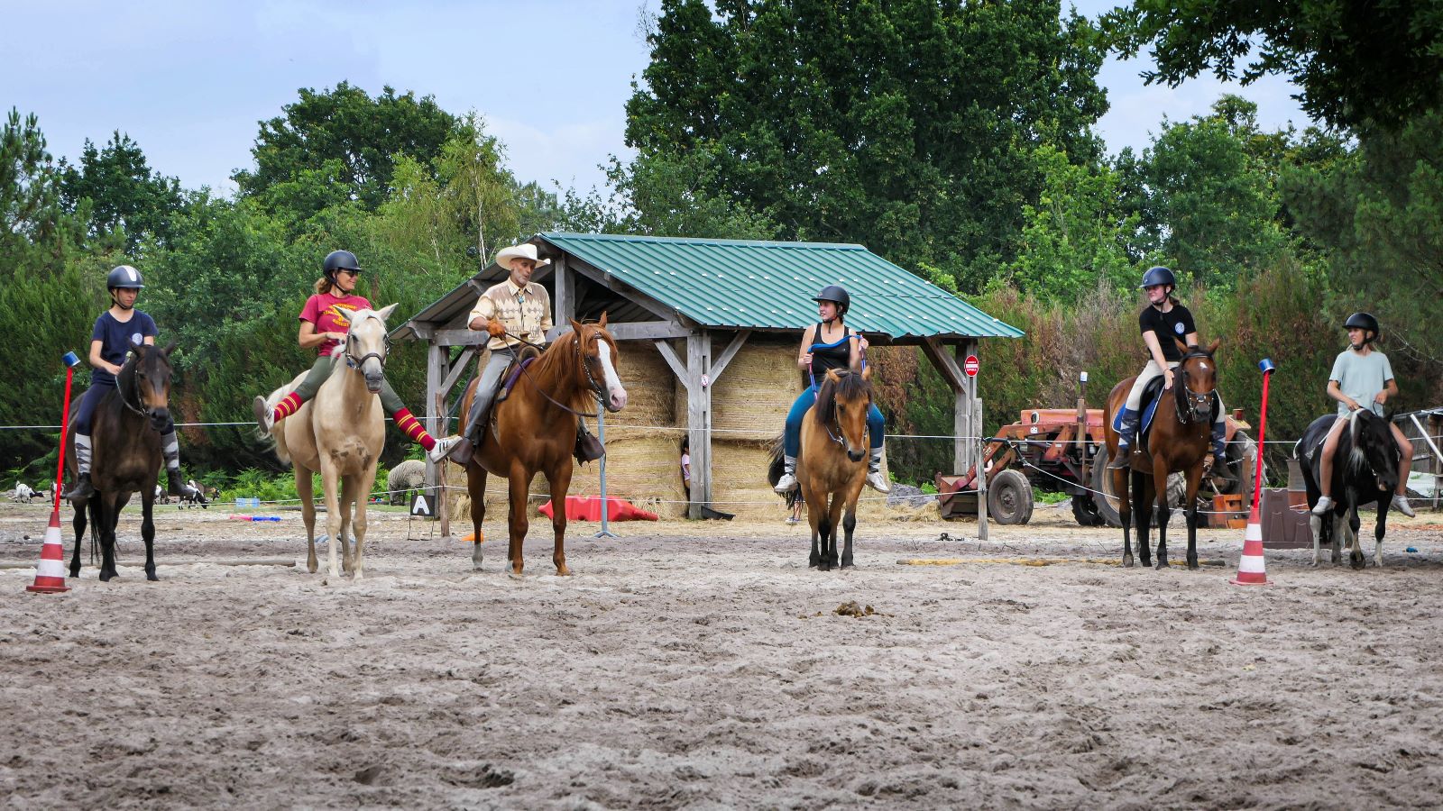 Sidi Hassine Borj Chakir Terrain Terrain nu Terrain projet ecotouristique club equitation foot