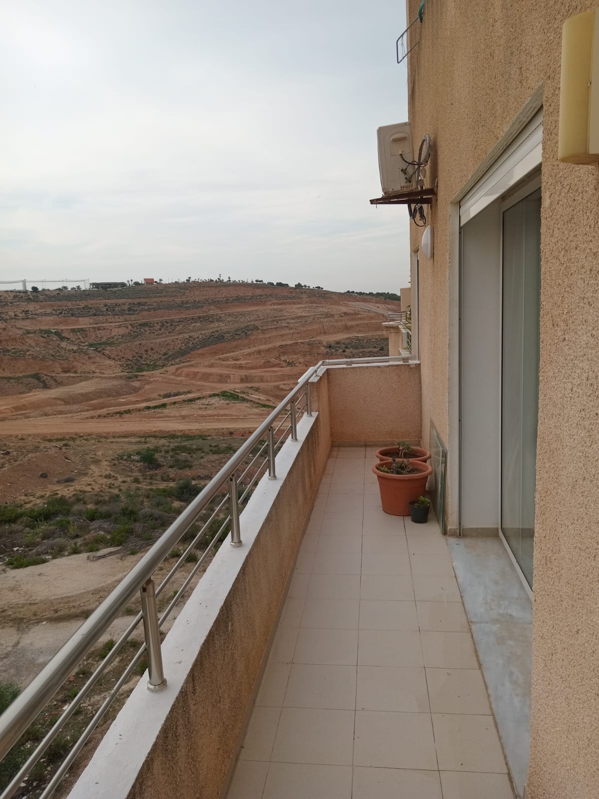 Ariana Ville Cite Ennasr 2 Location Appart. 2 pices S1 meubl hs avec terrasse spacieuse  ennasr 2