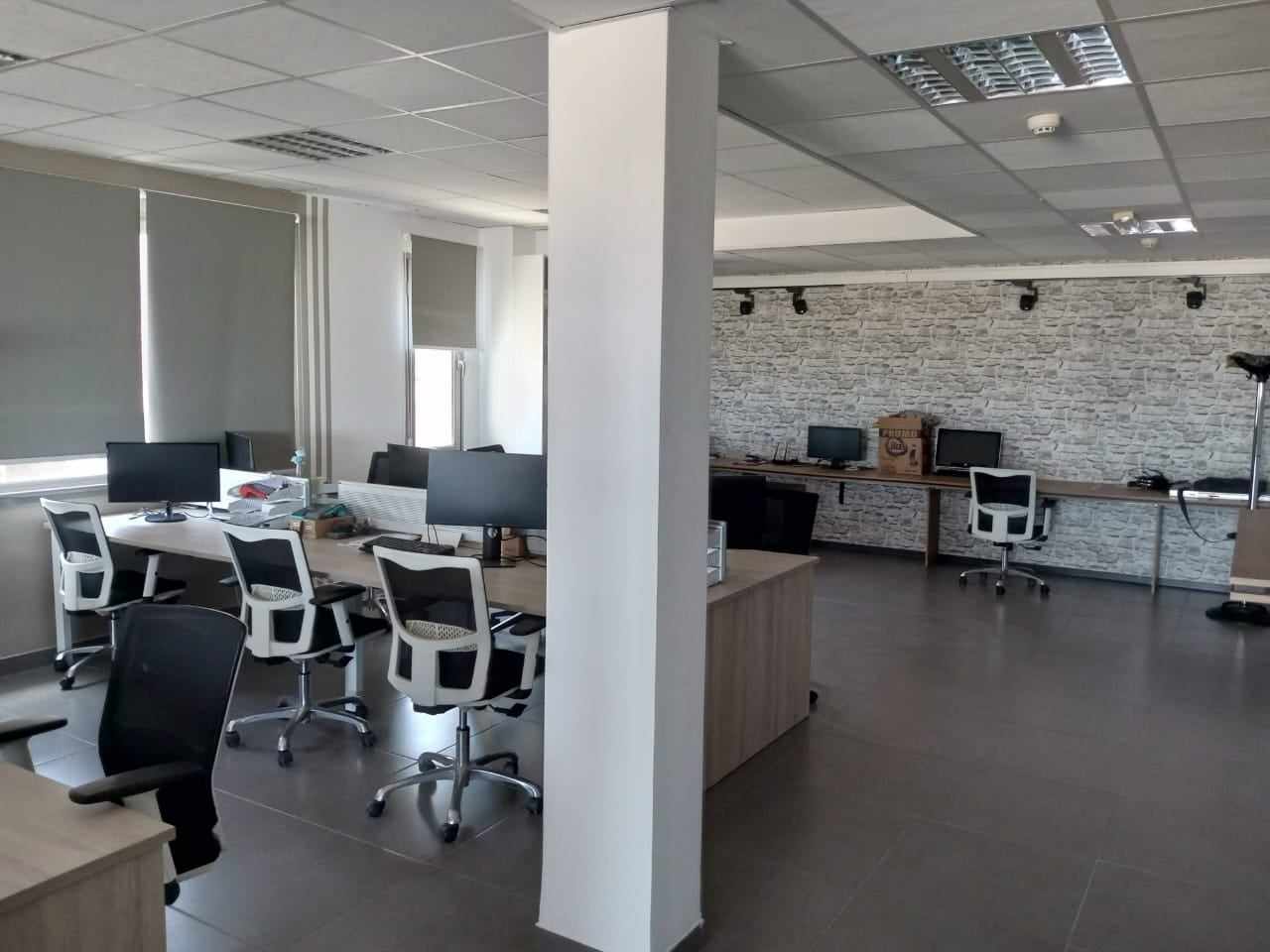 El Kram Le Kram Bureaux & Commerces Bureau Coquette bureau hall plus 11 au lac 3