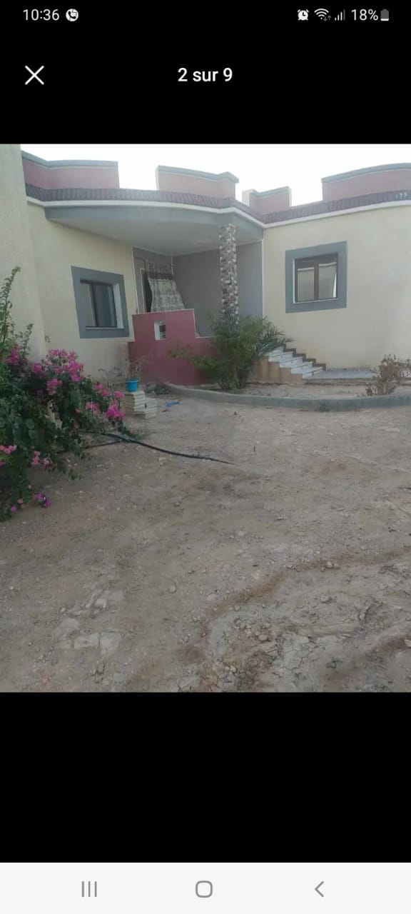 Borj El Amri Borj El Amri Vente Maisons Villa de 200m2 bati sur un terrain de 2400m2