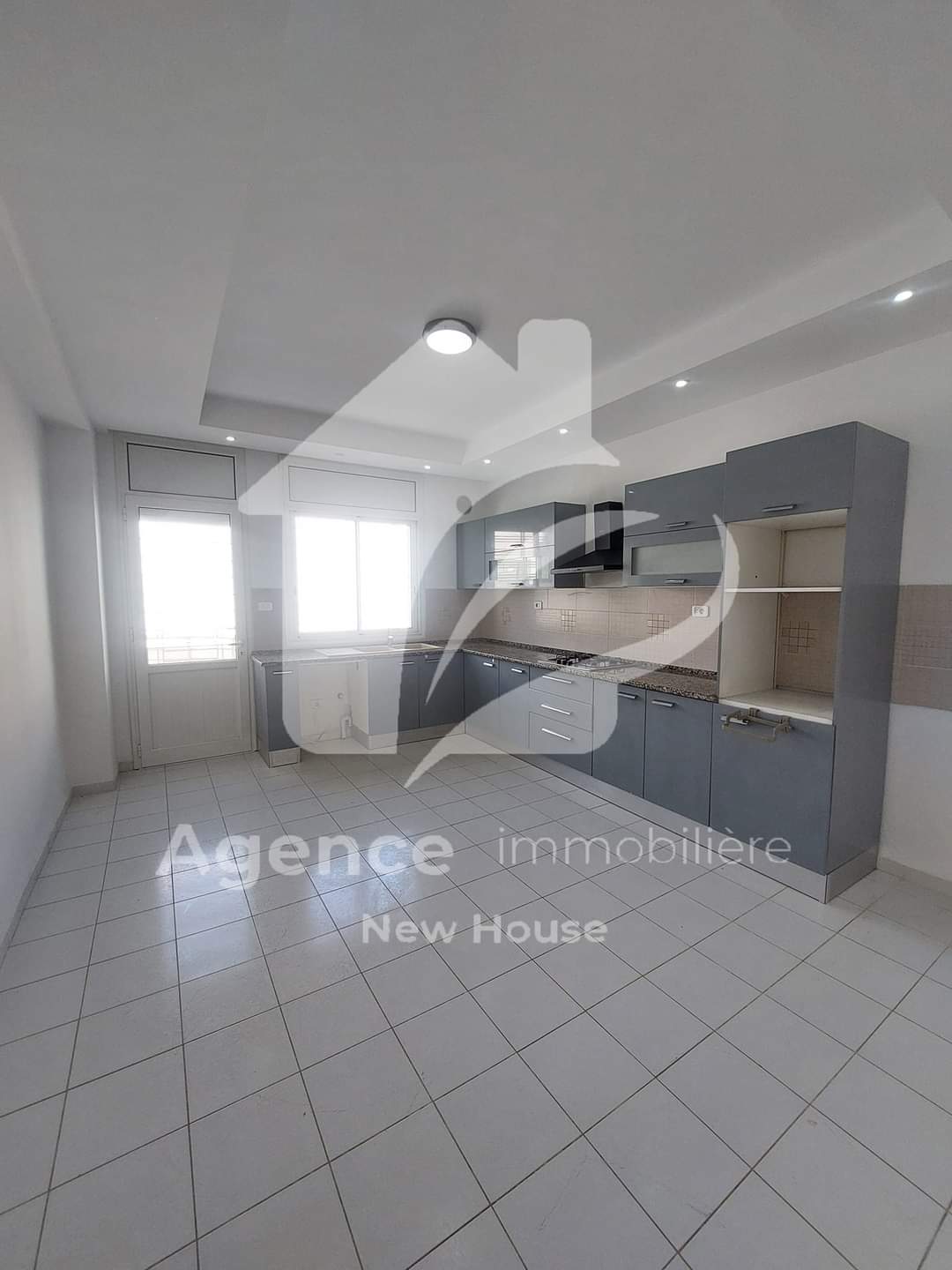 Bizerte Nord Bizerte Bougatfa Location Appart. 4 pices Un appartement haut standing en premire tage