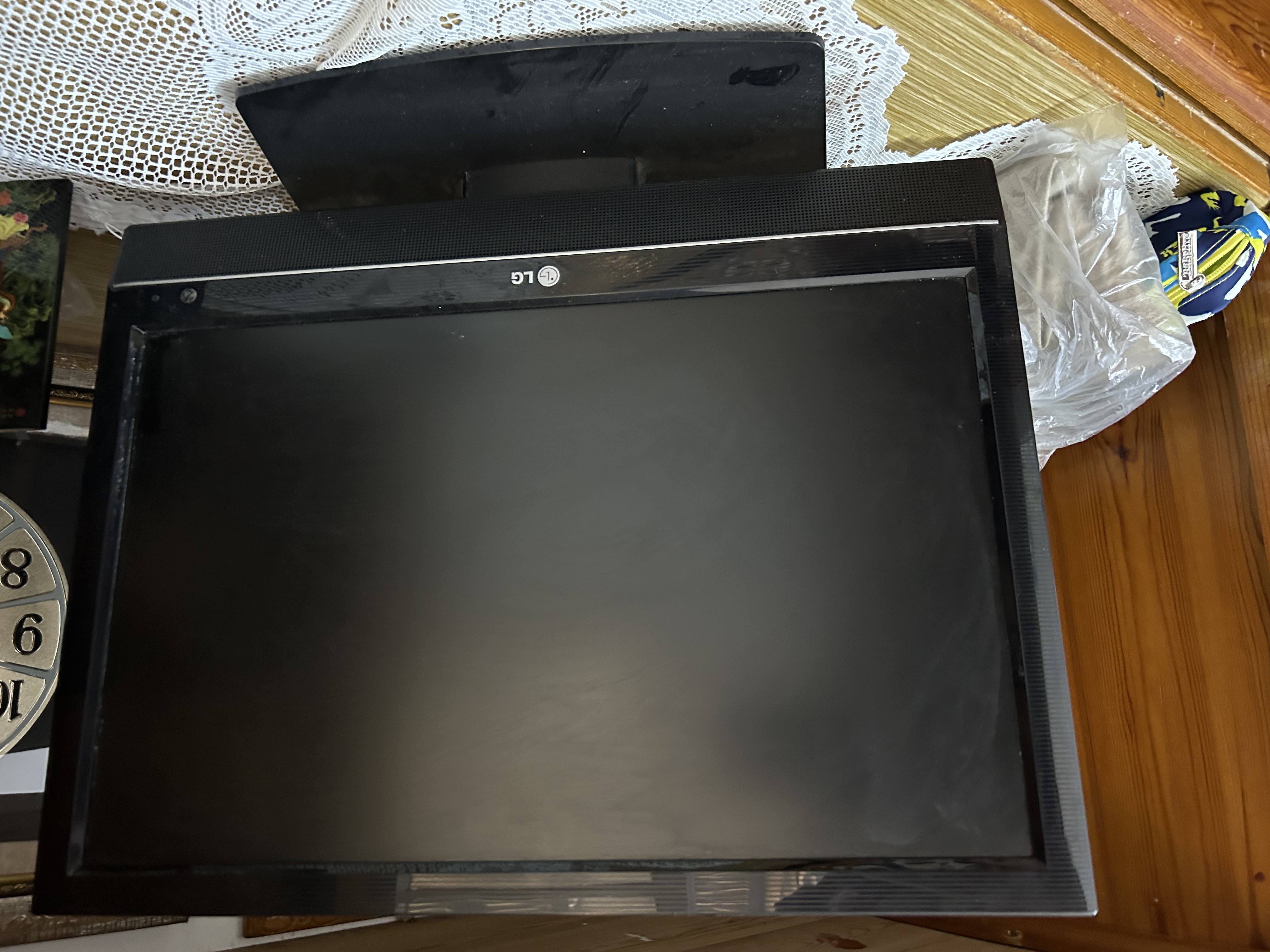 Sakiet Ezzit Sakiet Ezzit Tlviseur Tl. LCD Petite tv plat importe de france avec sa commande