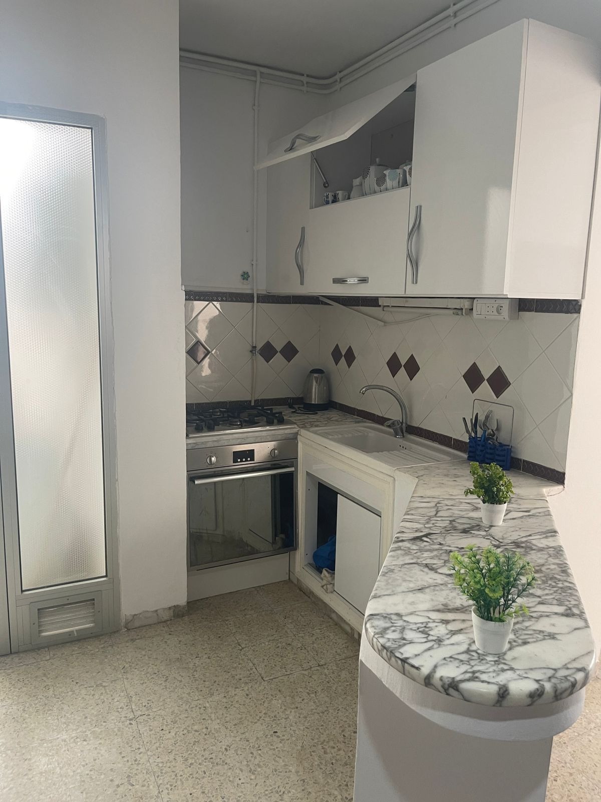 Ain Zaghouan Ain Zaghouan Location Appart. 1 pice Un appartement  ain zaghouan sud