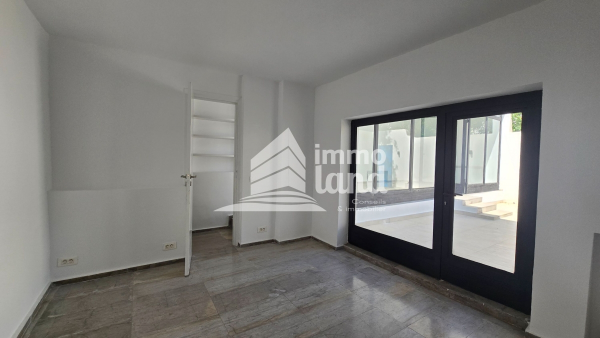 La Marsa Cite El Ahmadi Location Appart. 4 pices Appartement s4  la marsa