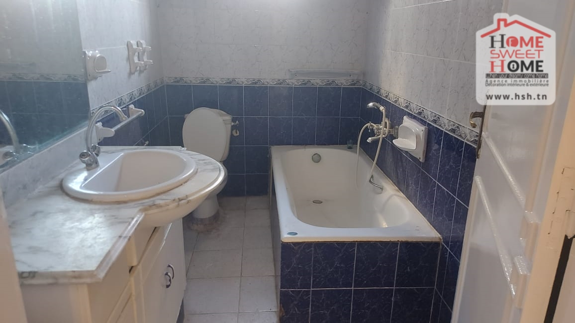 La Marsa Cite Erriadh Location Appart. 4 pices Etage de villa el maleek  cit ennasr la marsa