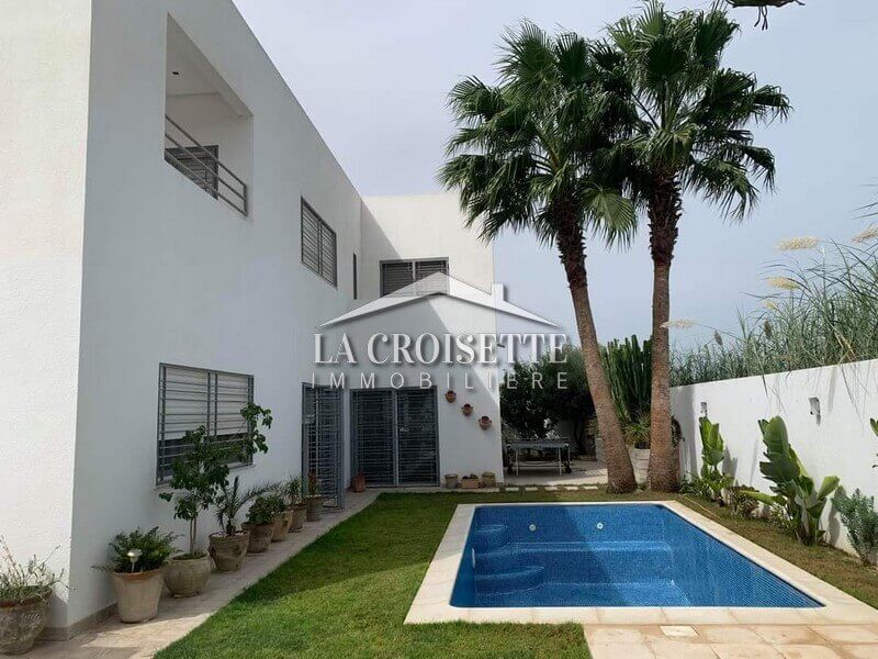 La Soukra La Soukra Location Maisons Villa s5 avec piscine  la soukra zvl0911