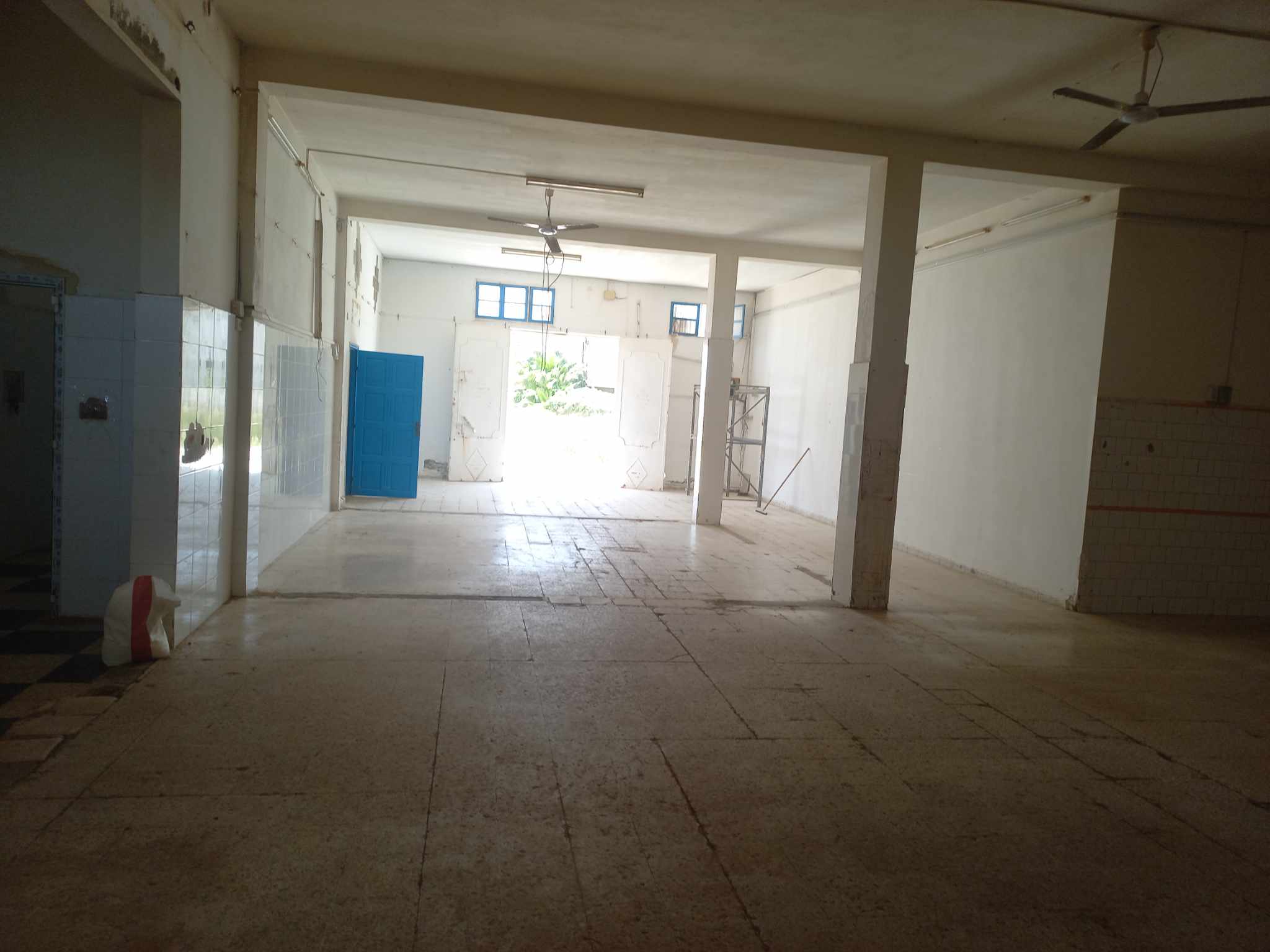 La Soukra Chotrana 2 Bureaux & Commerces Atelier,Garage Dpt de 300m  chotrana 2