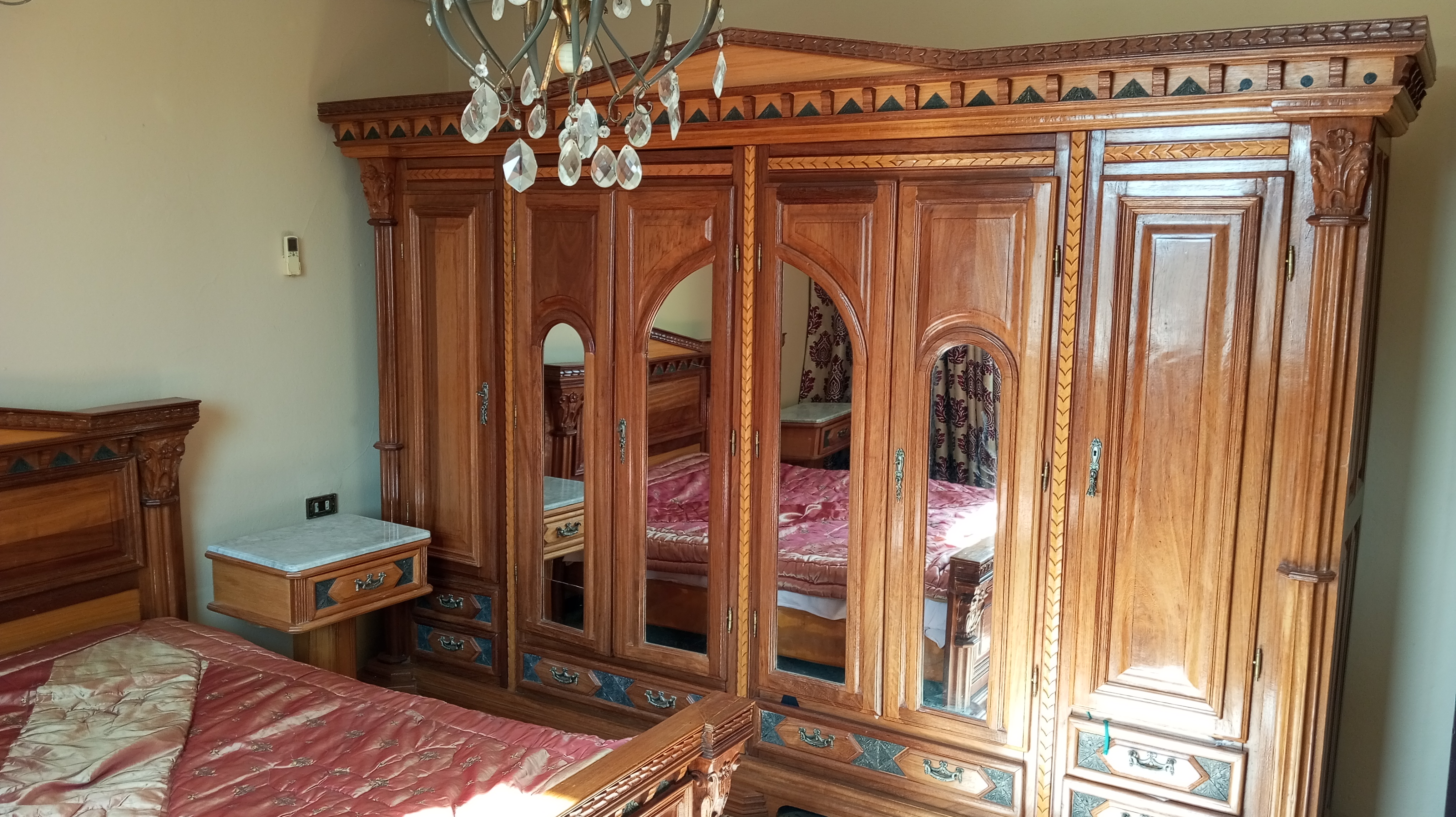 Ezzahra Ezzahra Chambres  coucher Chambres  coucher Chambre  coucher en bois rouge