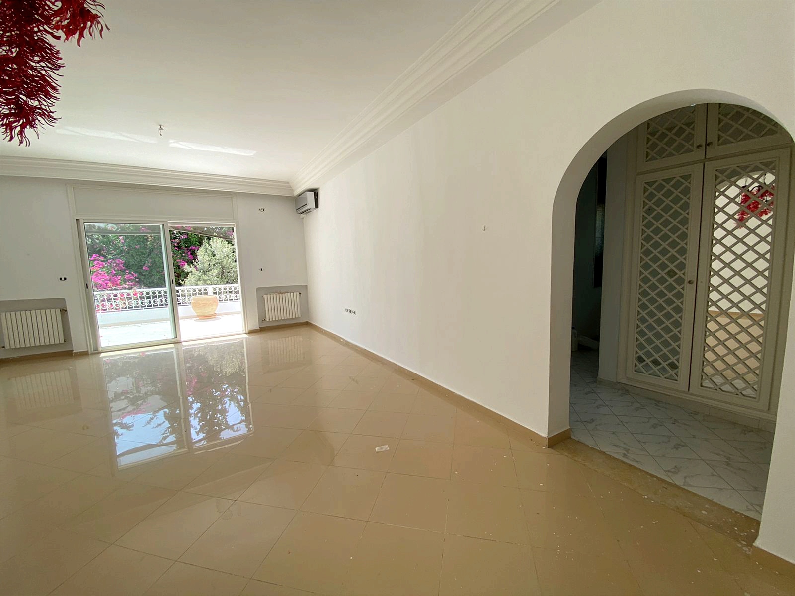 La Soukra Chotrana 2 Location Duplex Villa jumele avec jardin