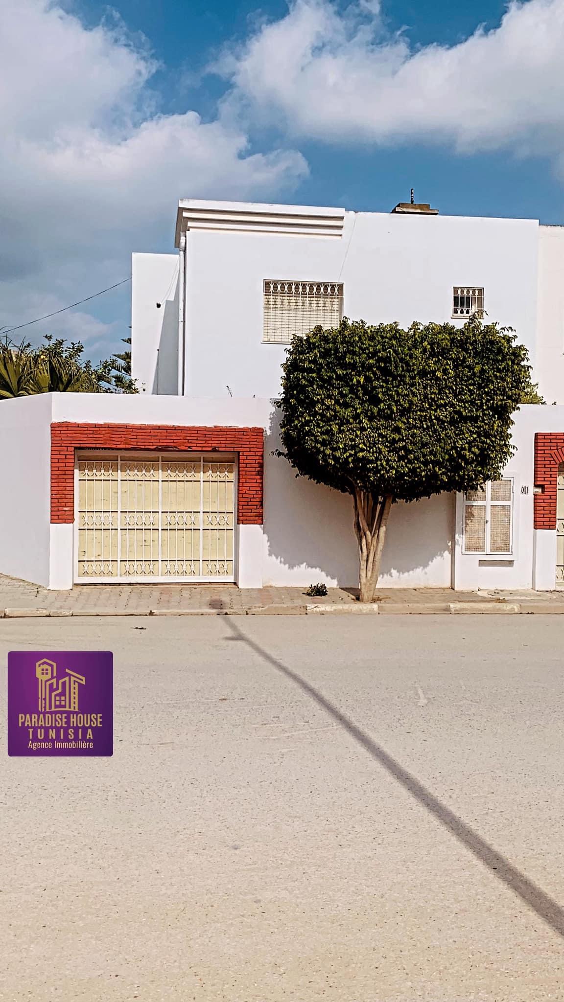 La Marsa Cite Bhar Lazreg Location Maisons Villa avec abris et jardin