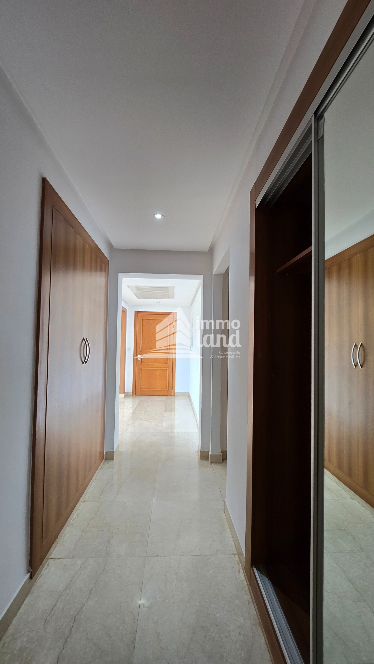 Ain Zaghouan Jardins de Carthage Location Appart. 4 pices Appartement s3 aux jardins de carthage