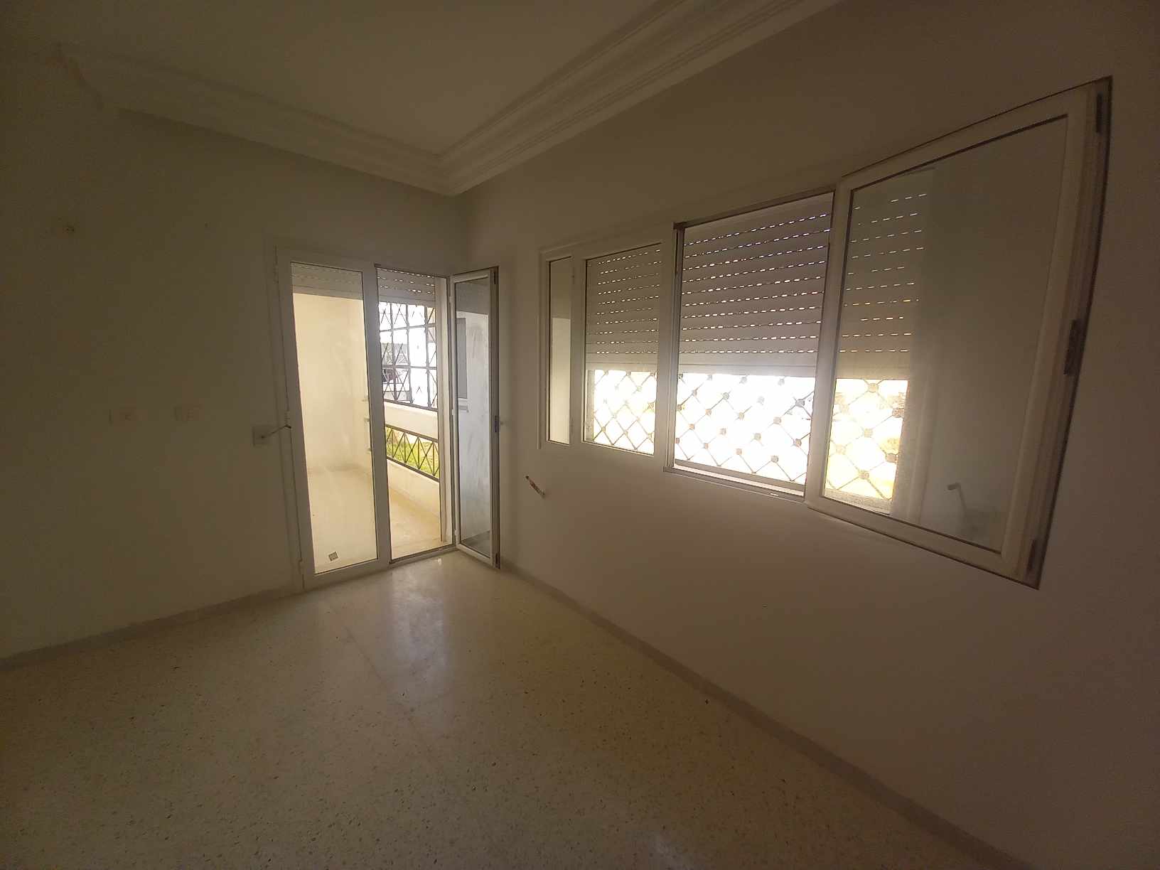 Raoued Cite Chaker Location Appart. 2 pices Appartement s plus 2 rdc  cit chaker raoued