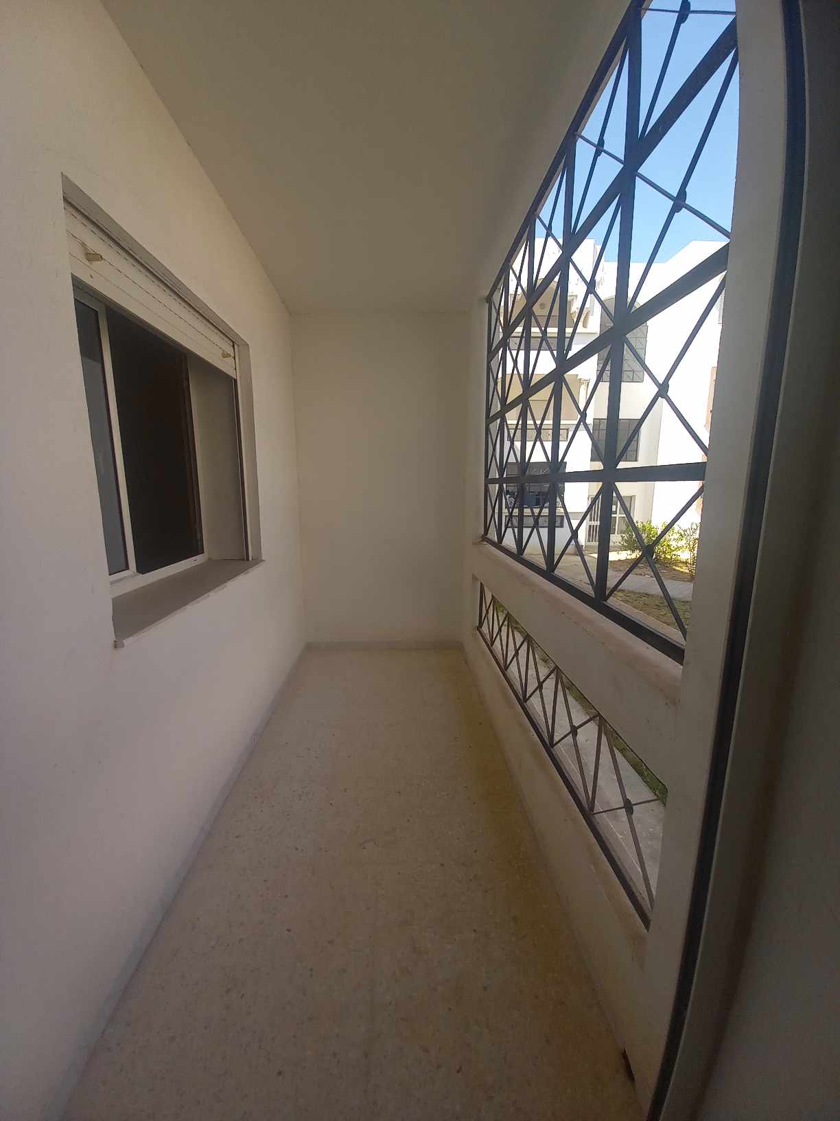 Raoued Cite Chaker Location Appart. 2 pices Appartement s plus 2 rdc  cit chaker raoued