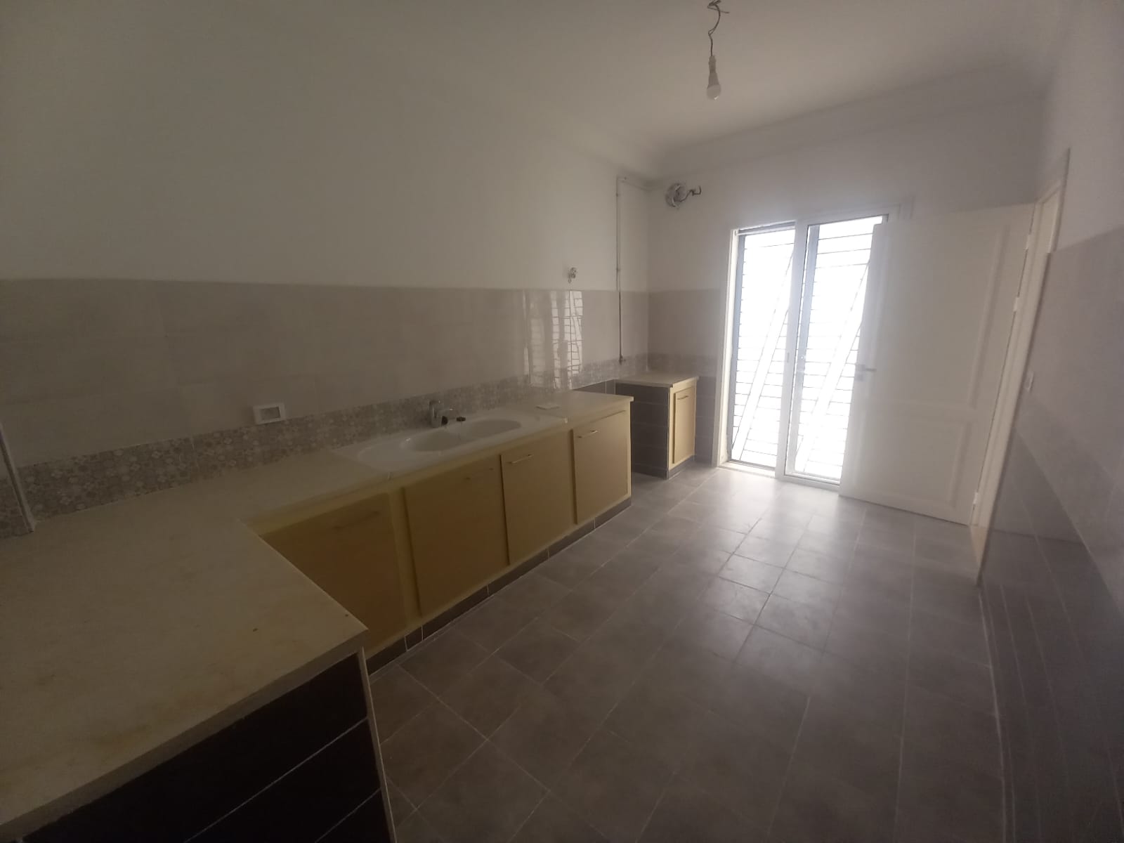 Raoued Cite Chaker Location Appart. 4 pices Duplex s4 avec jardin  cit chaker raoued