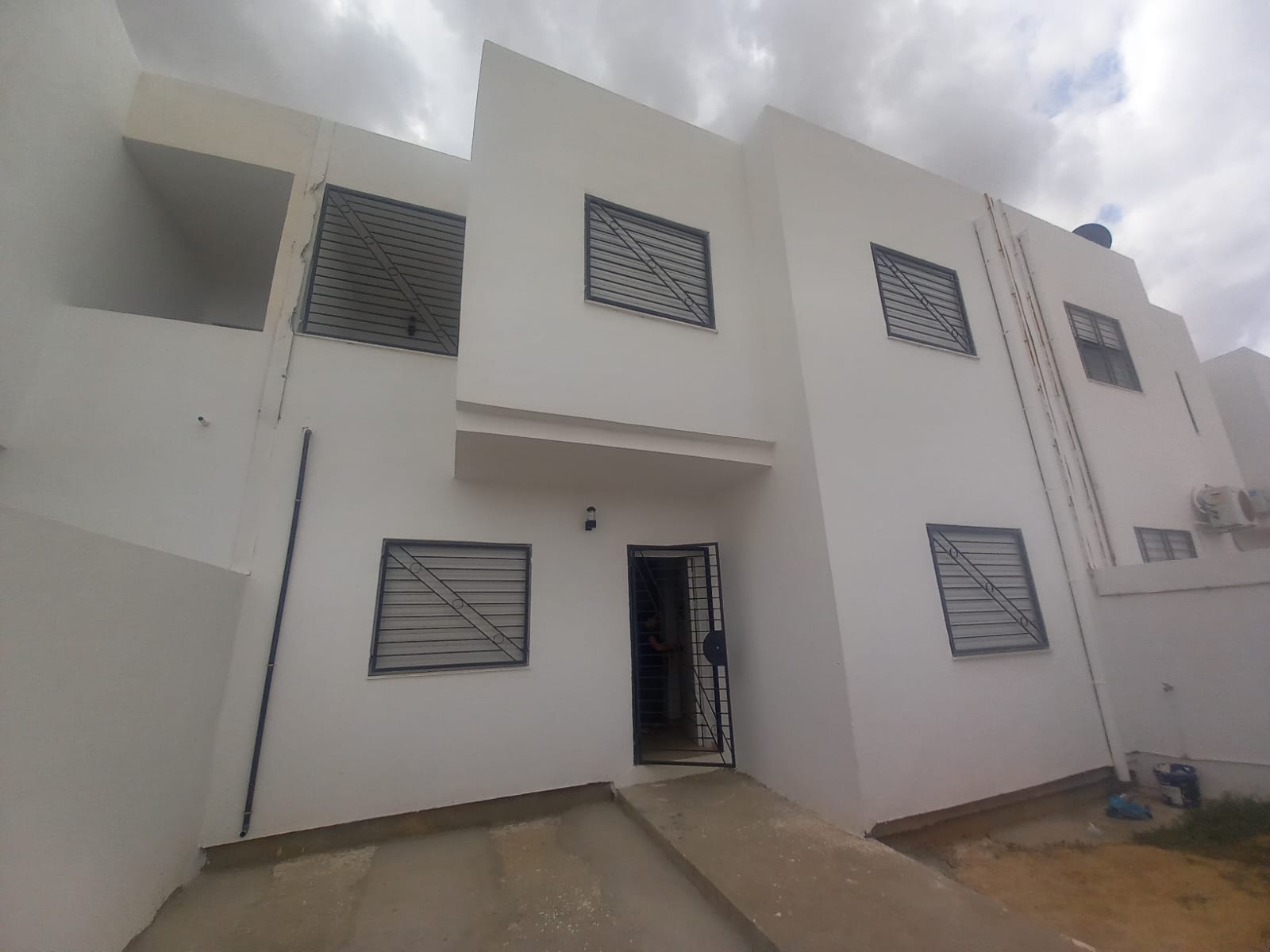 Raoued Cite Chaker Location Appart. 4 pices Duplex s4 avec jardin  cit chaker raoued