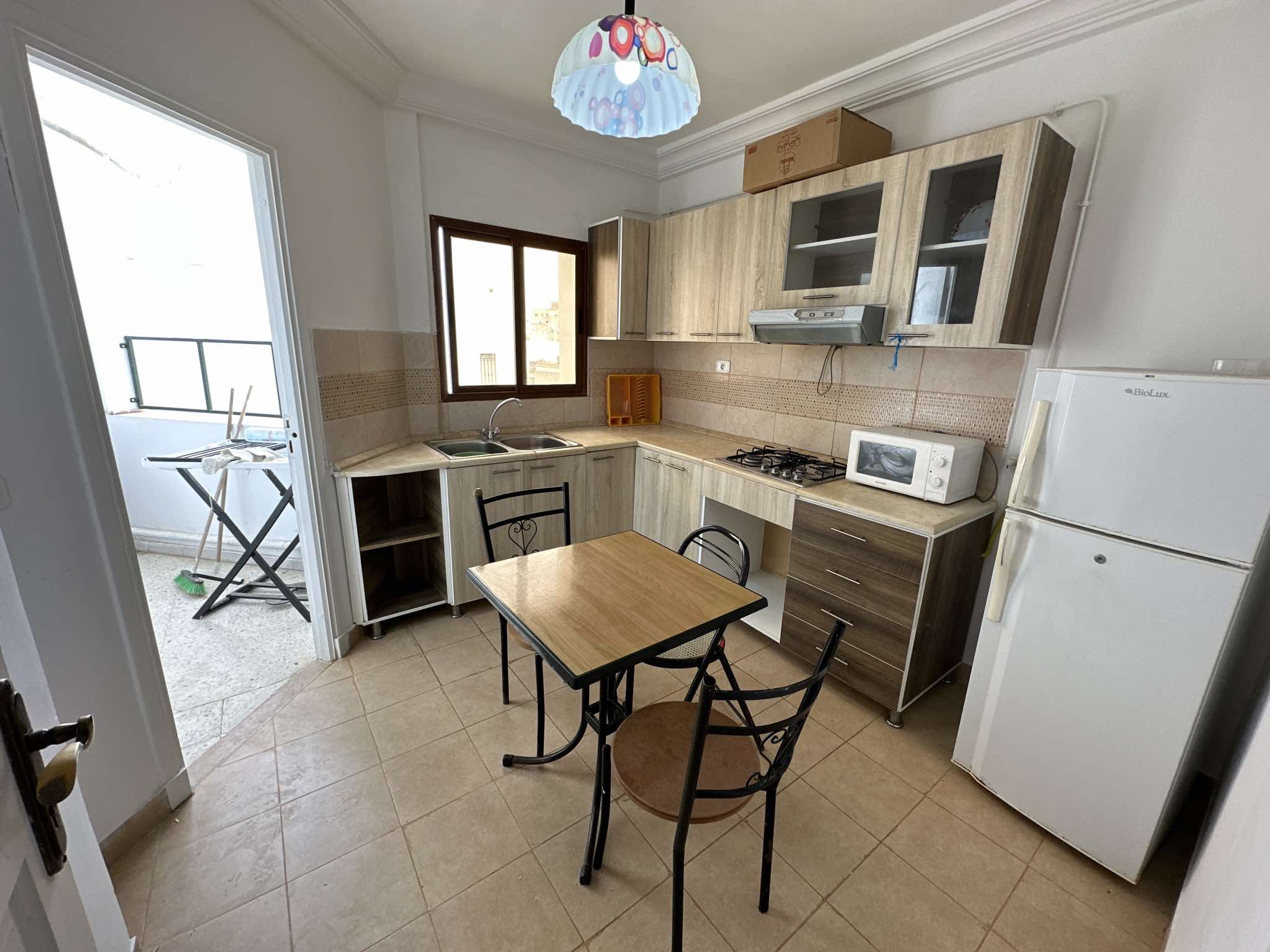 Ariana Ville Cite Ennasr 2 Location Appart. 3 pices Etage de villa s2 meubl  ennassr 2