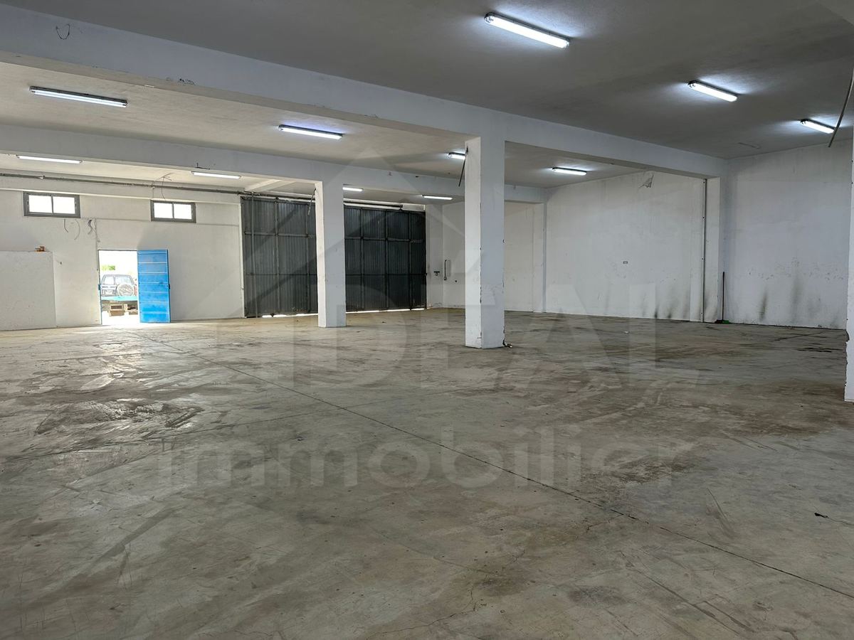 La Marsa Cite Bhar Lazreg Bureaux & Commerces Atelier,Garage Al dpt  bhar lazreg