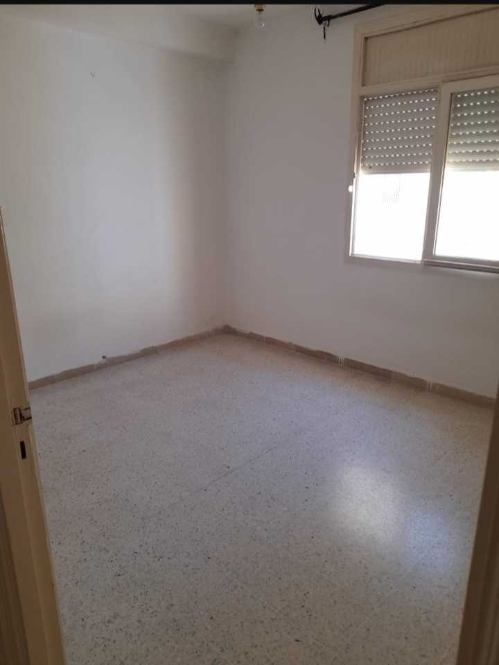 La Marsa El Aouina Vente Appart. 2 pices Appartement cit wahat s2 au 4eme etage