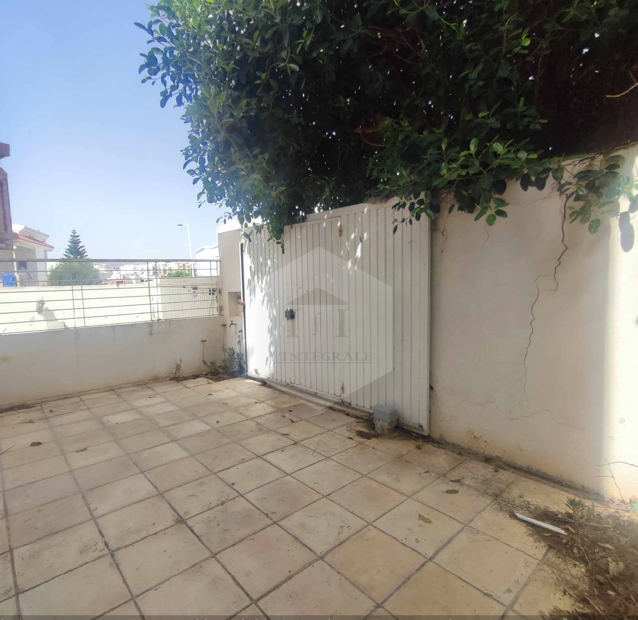 Mnihla Jardins d'el Menzah Location Appart. 5 pices+ Grand s4 avec garage