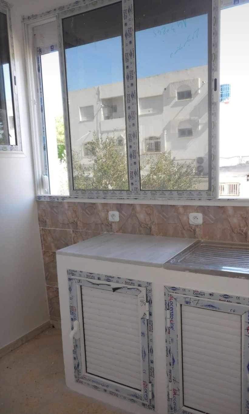 El Menzah El Manar 2 Location Appart. 3 pices Etage de villa  usage bureautique  manar 2