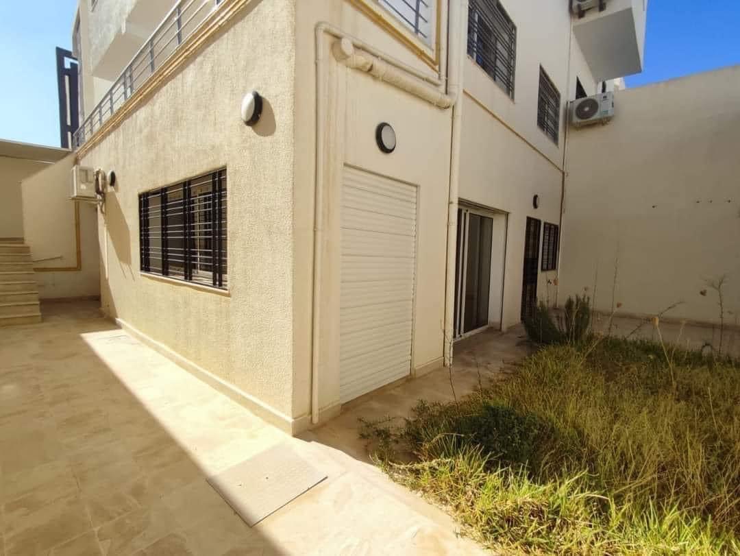 El Menzah El Manar 1 Bureaux & Commerces Bureau Villa s6  manar 1  4500 dt