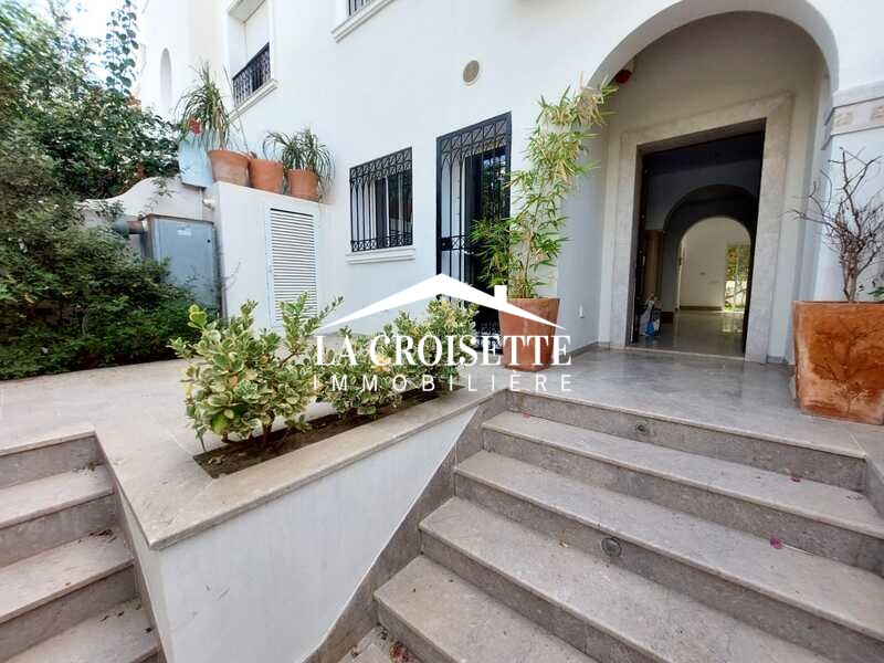 La Marsa Marsa Ennassim Location Duplex Triplex s5 avec jardin  la marsa mtrl0077