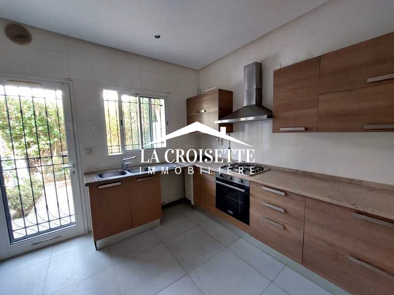 La Marsa Marsa Ennassim Location Duplex Triplex s5 avec jardin  la marsa mtrl0077