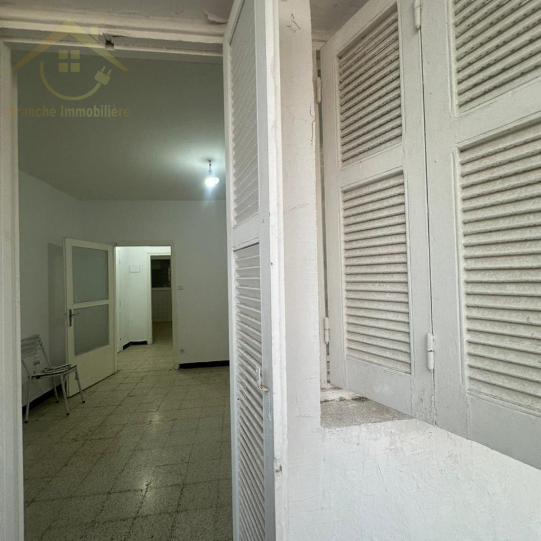 Cite El Khadra Cite Oplympique Vente Appart. 4 pices Un appartement s3  cit olympique