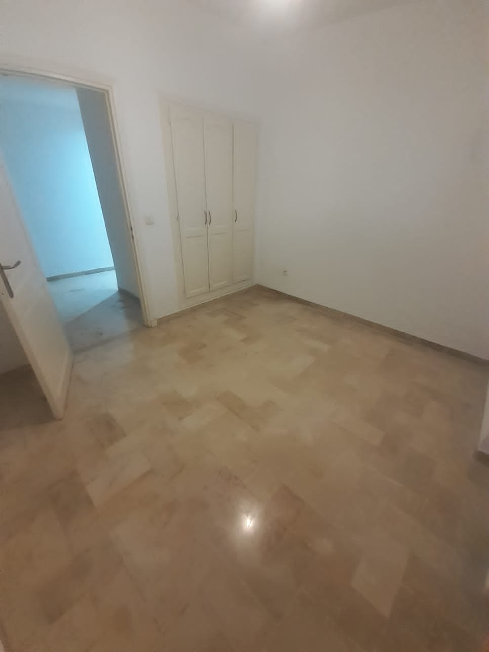 La Marsa El Aouina Vente Appart. 3 pices Appartement en trs bon tat aouina