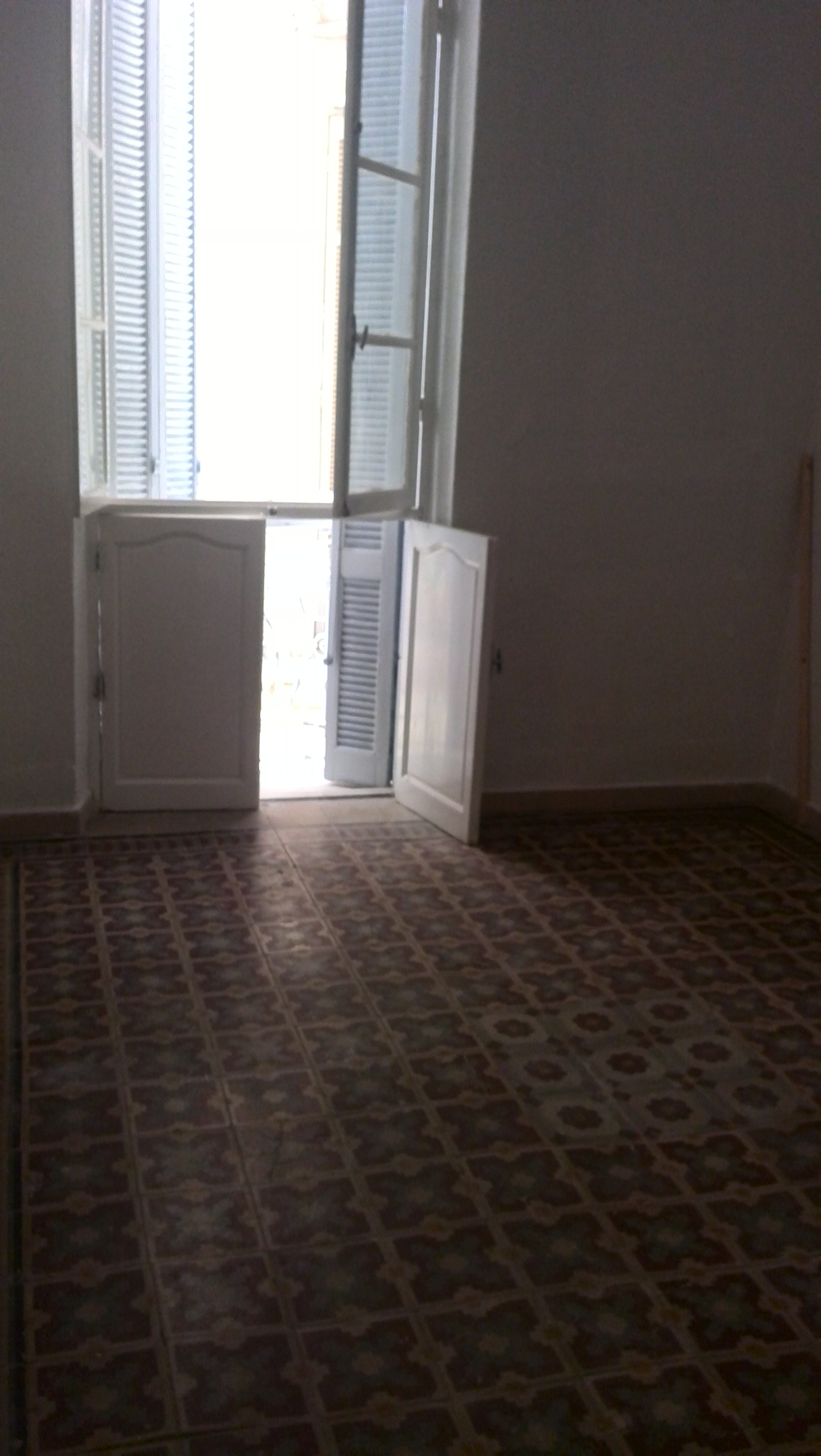 Bab Bhar Bab El Jazira Location Appart. 3 pices Appartement propre s2 a beb dzira