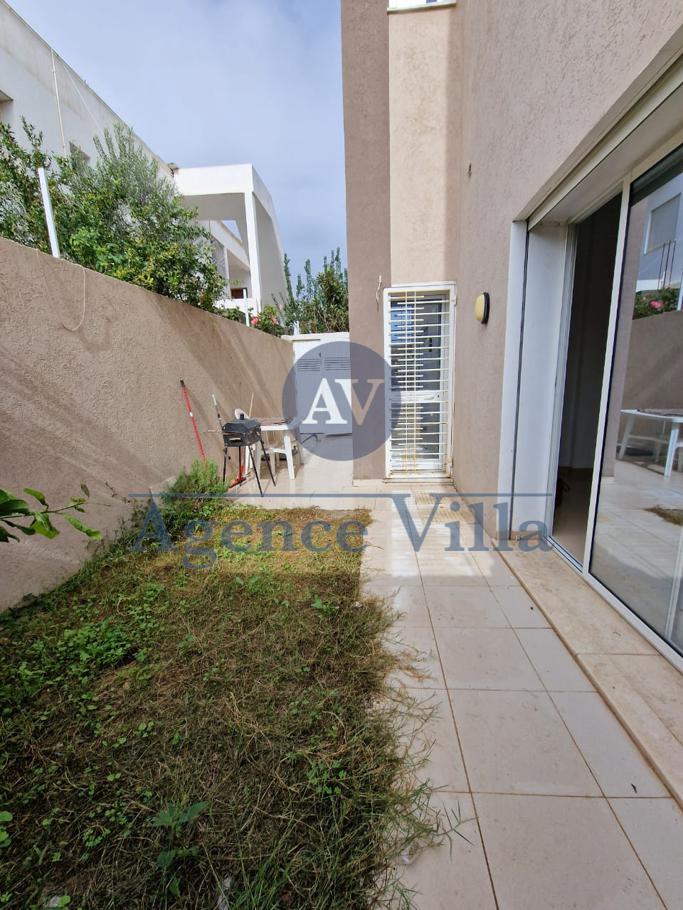 La Soukra La Soukra Vente Maisons Villa s4  la soukra avec jardin