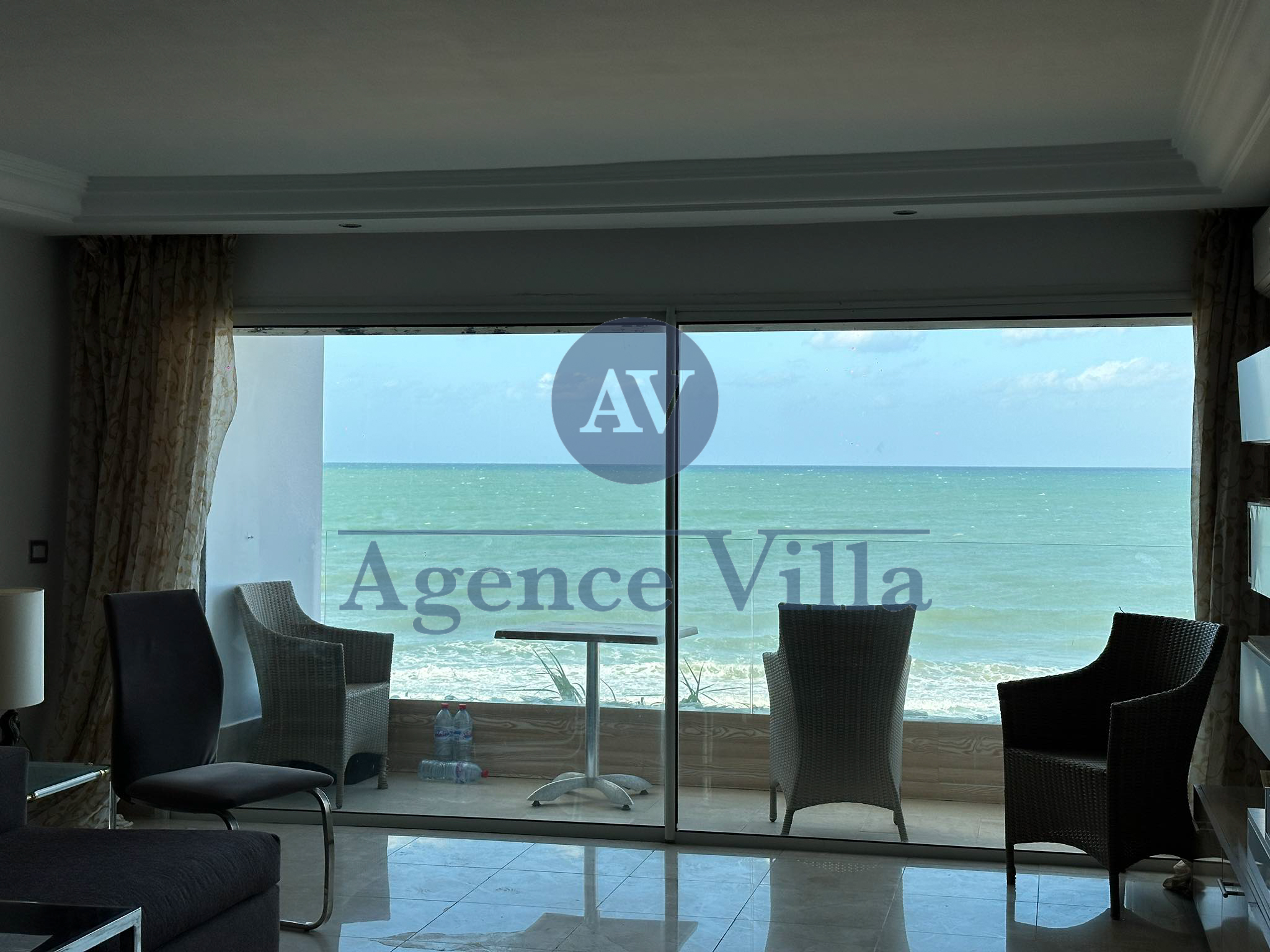 La Marsa Marsa Ennassim Vente Appart. 3 pices Appartement s3  la marsa directement sur mer