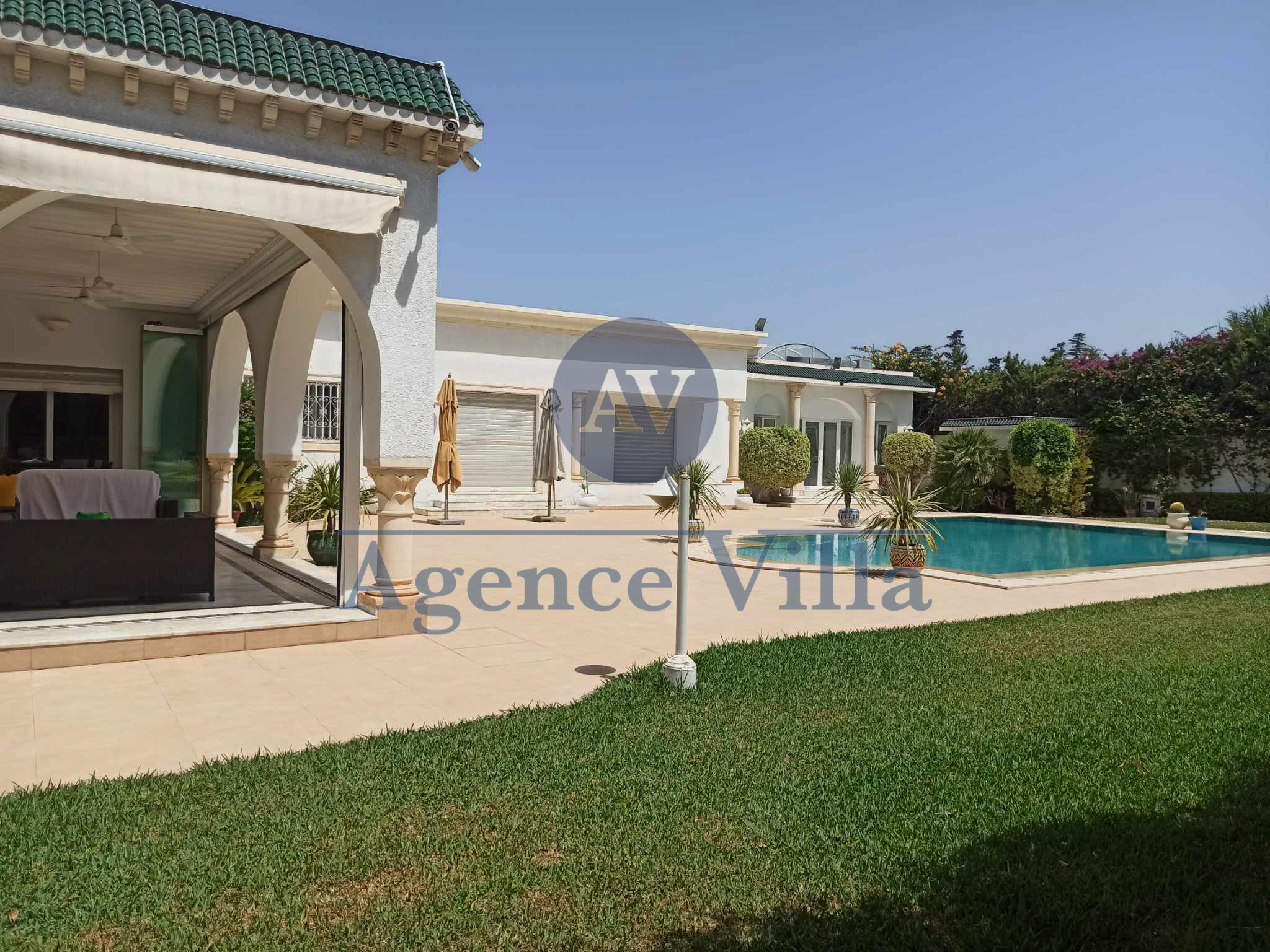 La Soukra La Soukra Vente Maisons Villa s5 avec piscine  la soukra