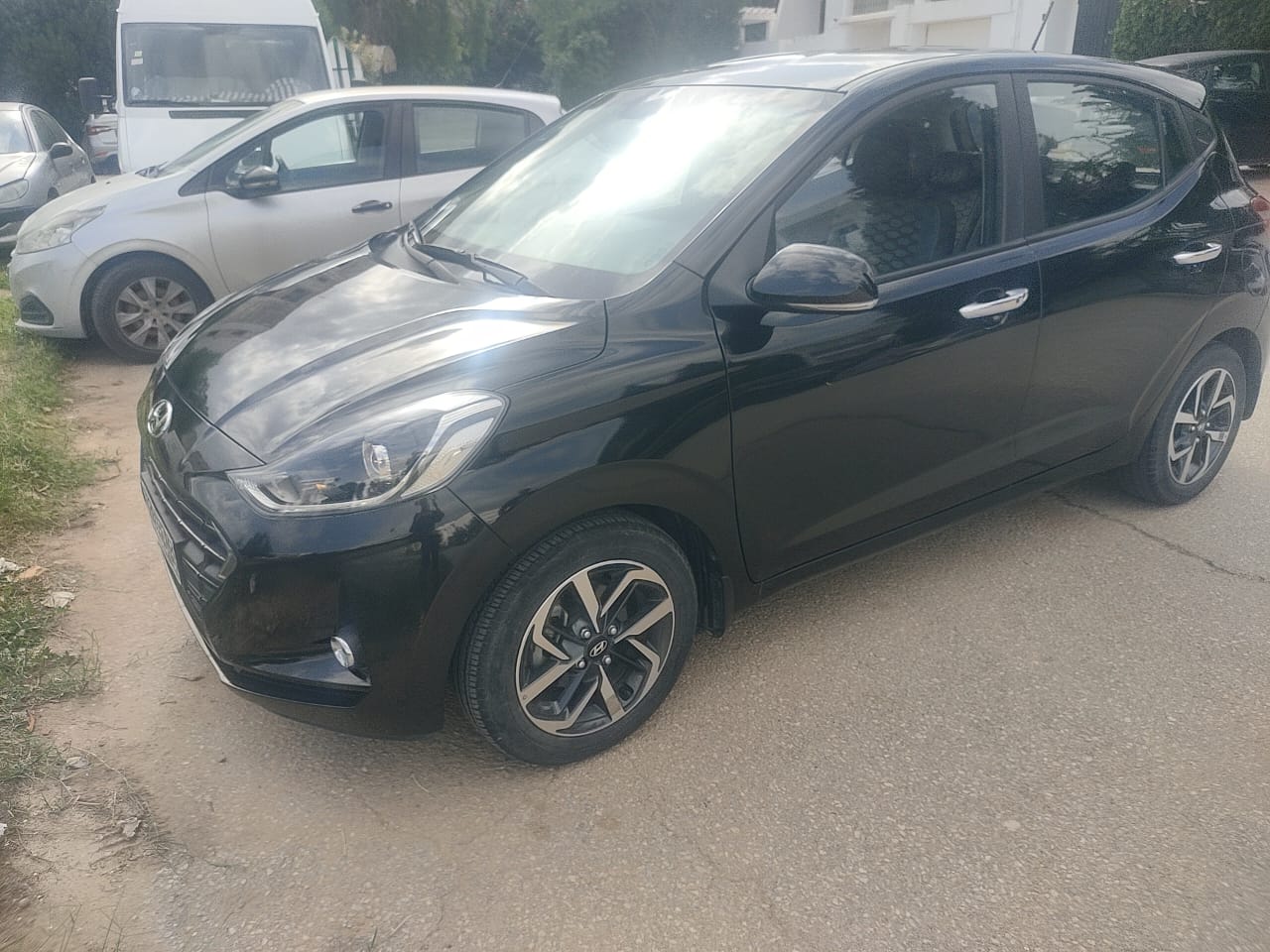 El Omrane El Omrane Hyundai Autre Modle Hyundai grand i10 toute options