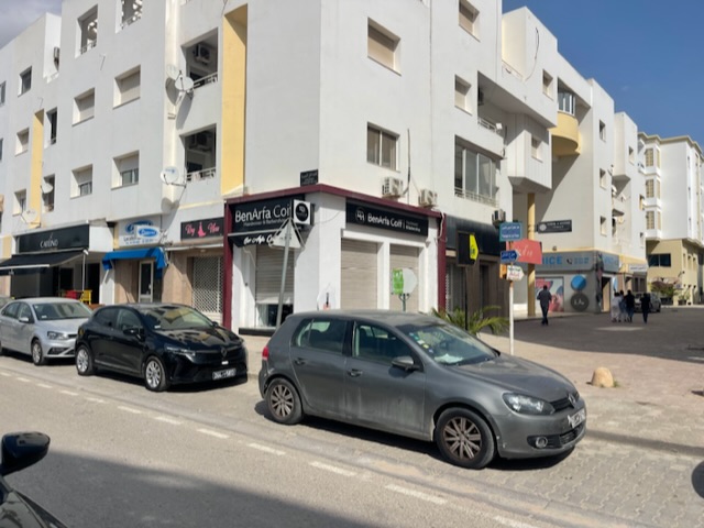 La Marsa Berge Du Lac Bureaux & Commerces Surfaces Local tout commerce