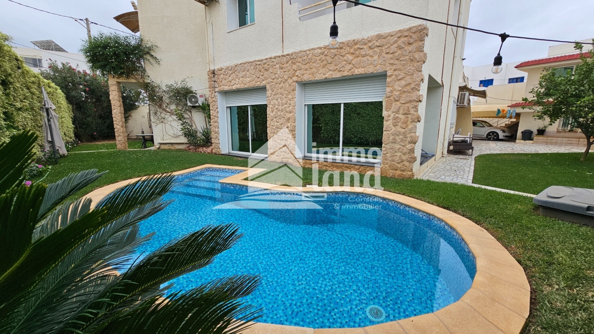 La Soukra La Soukra Vente Maisons Villa sur deux niveaux avec piscine  la soukra