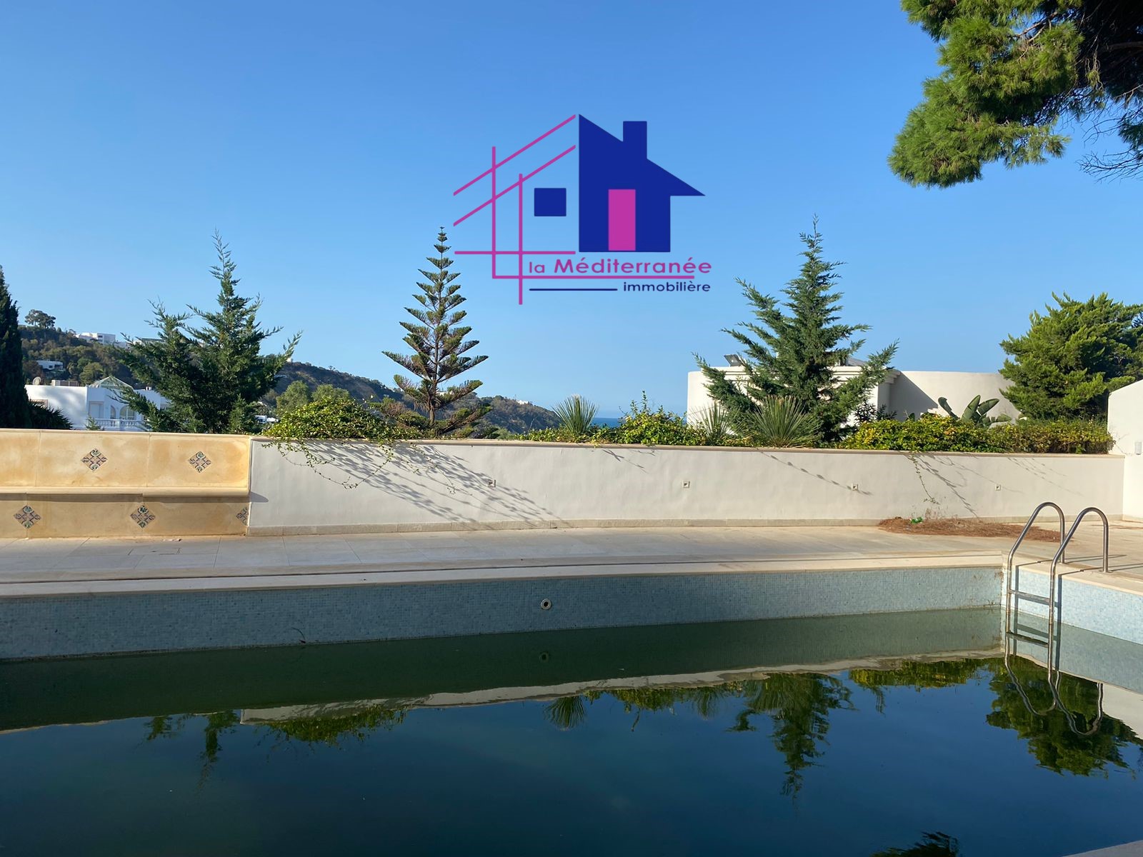 La Marsa Marsa Safsaf Location Appart. 5 pices+ Villa s7 avec piscine  la marsa cube