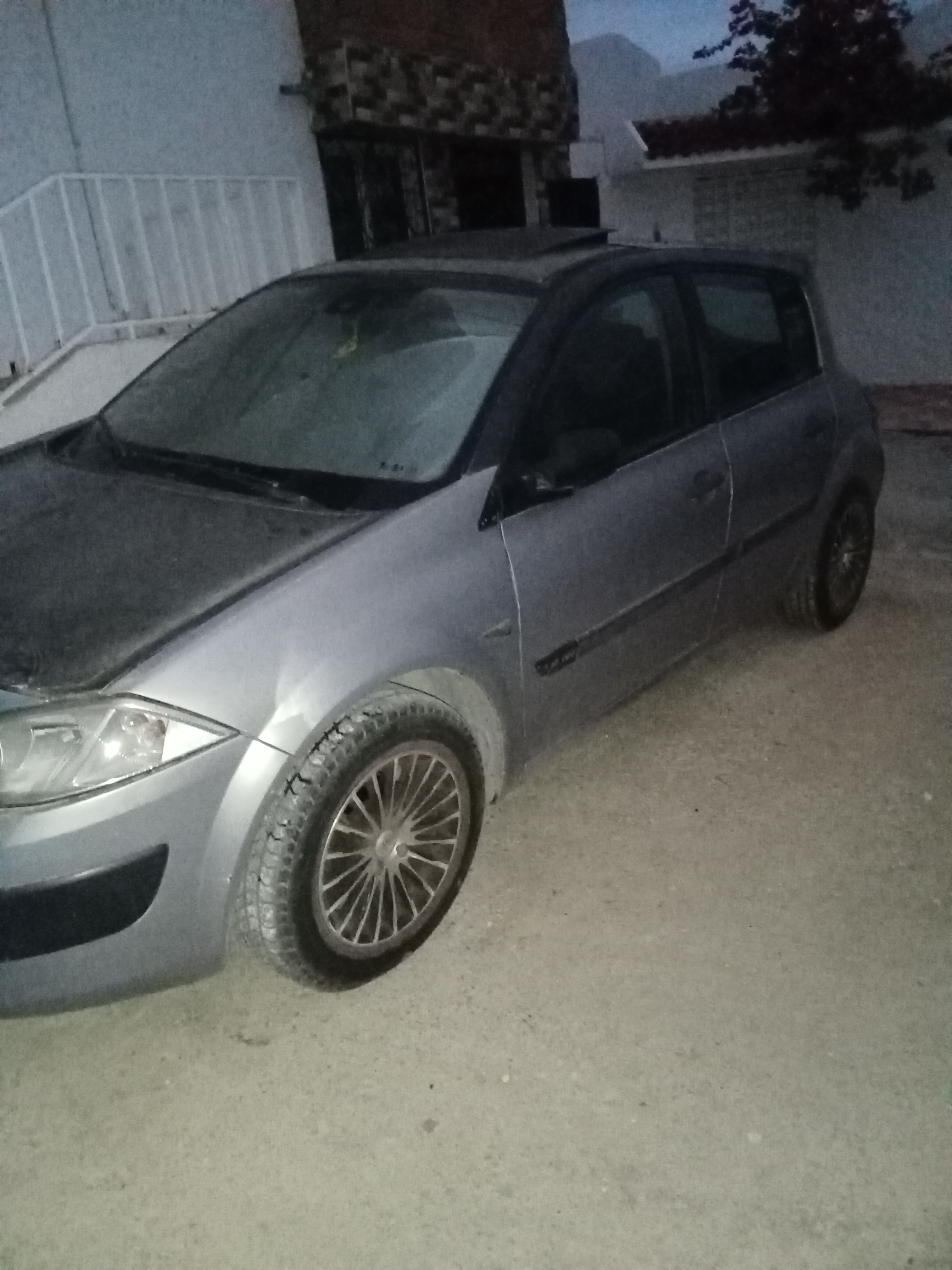 Beja Sud Sidi Frej Renault Megane Mgane essence