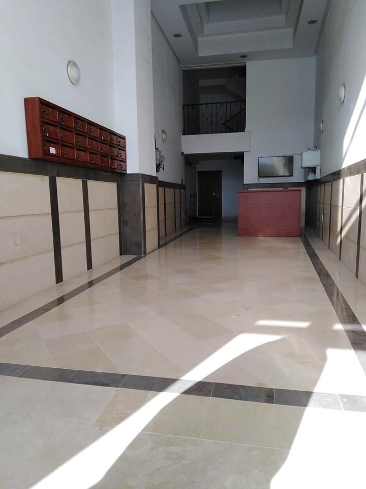 Bab Souika Bab Saadoun Location Appart. 5 pices+ Spacieux appartement  bab saadoun usage bureau