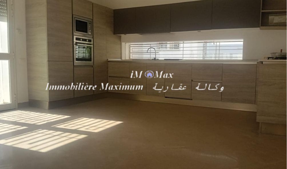 La Soukra La Soukra Location Maisons Villa meuble avec piscine et jardin  la soukra