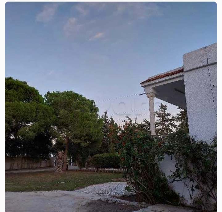 La Soukra Chotrana 1 Location Maisons Villa avec jardin chotrana 1